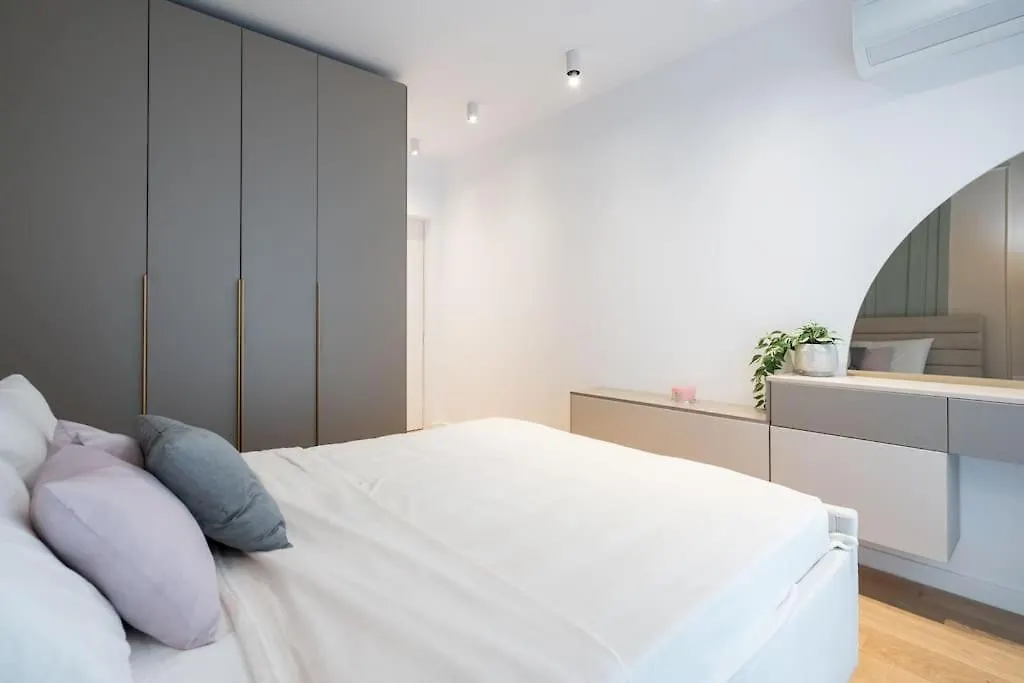 Soft Cloud 1Br In Business Area Apartment Bucharest